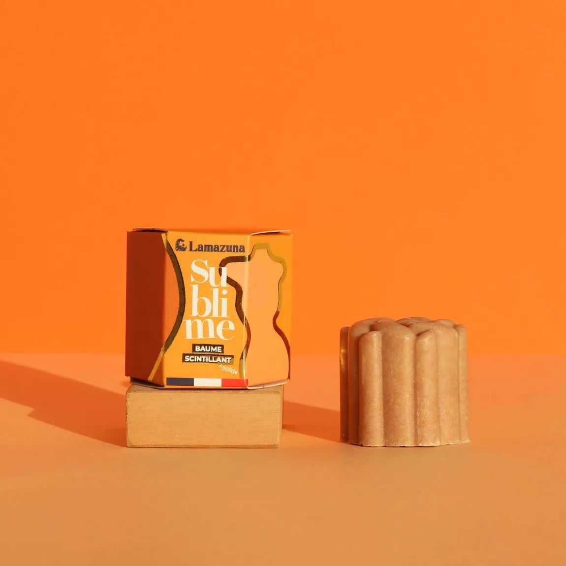 Natūralus kūno sviestas su auksiniais blizgučiais – maitina, suteikia švytėjimą ir lengvą įdegį, tinkamas veidui ir kūnui