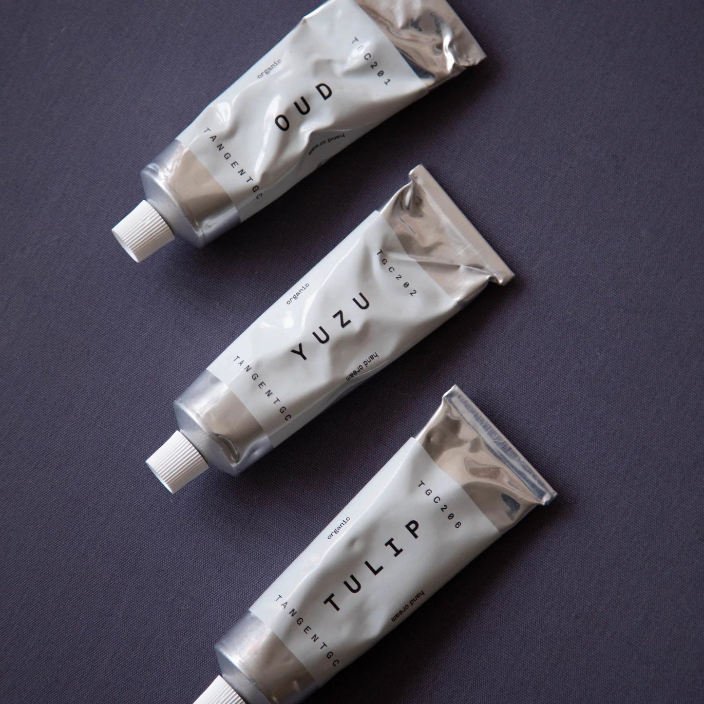 TANGENT GC rankų kremas „Yuzu“ – 50 ml veganiškas kremas su japoniškos citrinos kvapu, jautriai odai, be konservantų, pagamintas Švedijoje.