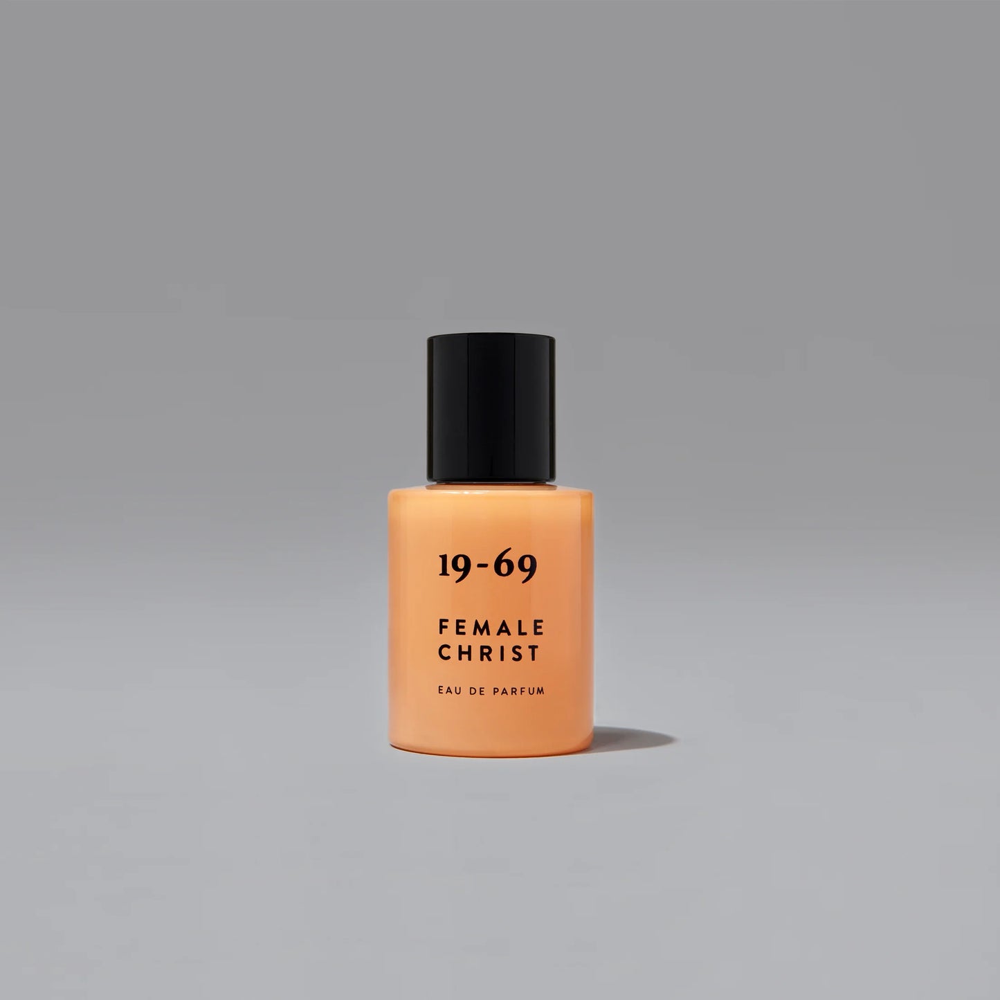 19-69 Female Christ nišiniai kvepalai – žolelių, prieskonių ir medienos natos, įkvėptos 1969 m. performanso Kopenhagoje. Pagaminta Italijoje.