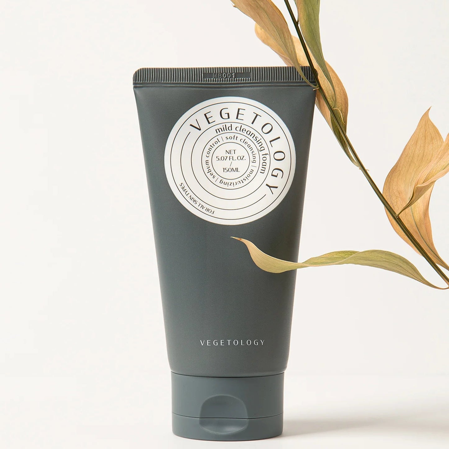 Vegetology Mild Cleansing Foam – 100% natūralus švelnus veido prausiklis su vaisių ekstraktais, 150ml, tinka ir itin jautriai odai