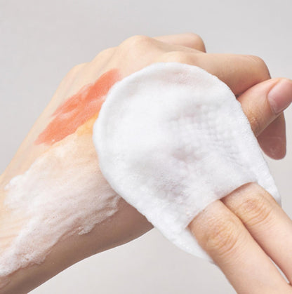 3-in-1 pilingo padeliai – švelniai šveičia, pašalina makiažą ir valo odą, suteikia švytėjimo efektą, kaip po PRX procedūros. Tinka visų tipų odai.