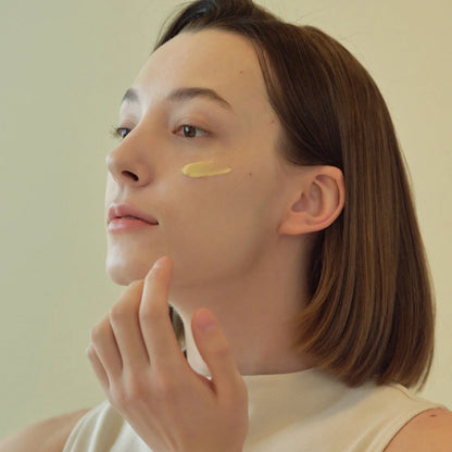 Beauty of Joseon Revive serumo tekstūra – lengvai įsigeriantis paakių kremas