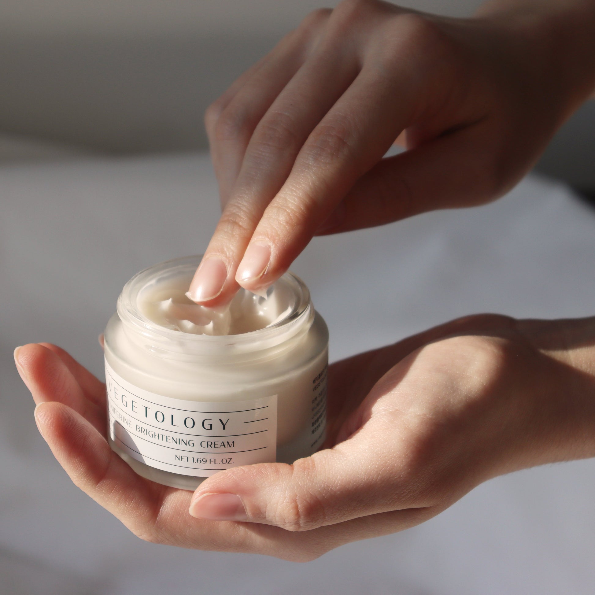Vegetology Viniferine Brightening Cream – natūralus skaistinamasis veido kremas su Viniferinu, 50ml, veganiškas ir tinkamas jautriai odai