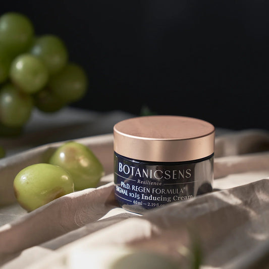 BOTANICSENS Ph.D. REGEN FORMULA kremas – veganiškas, greitai įsigeriantis kremas su Decanal ir Ionone, skatinantis kolageno ir hialurono gamybą.