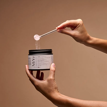 MiYé Metabolism Activator vyšnių ir hibisko skonio milteliai 30 dienų kursui