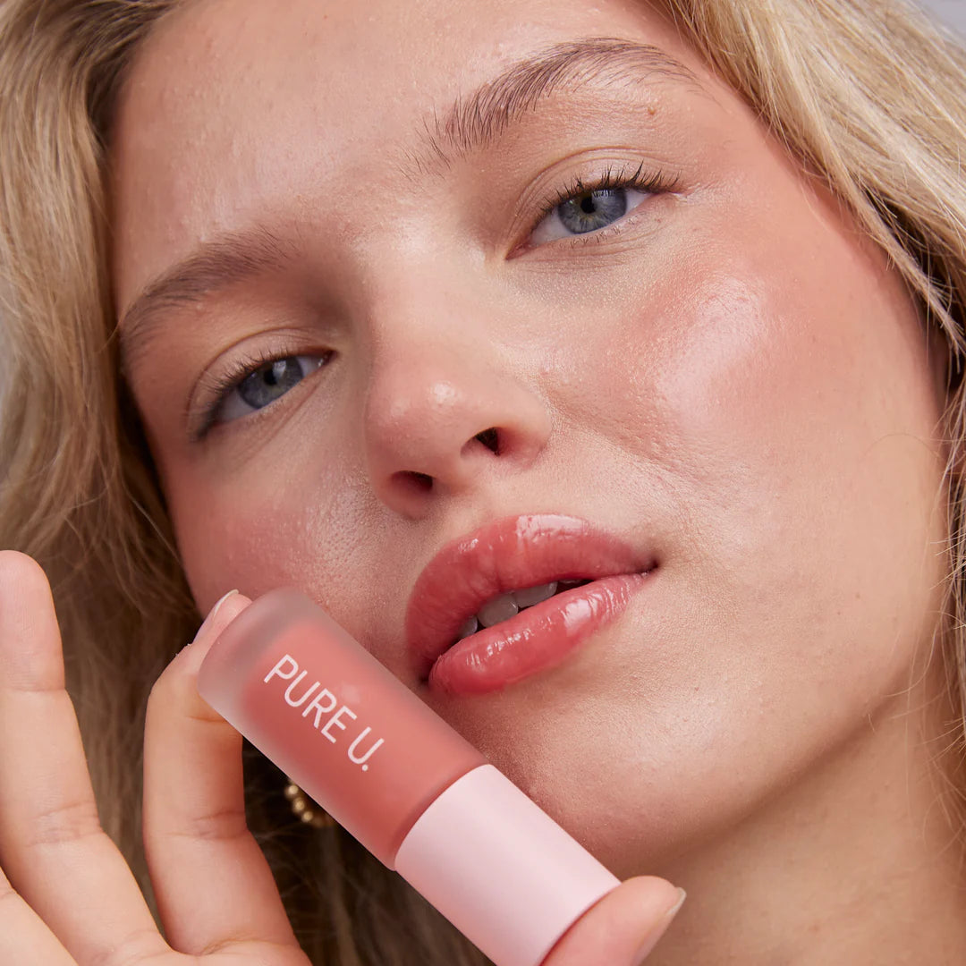 „Balmy Lip Tint“ – natūralus veganiškas lūpų balzamas, aliejus ir blizgis su SPF15. Drėkina lūpas, suteikia švelnų atspalvį, spindesį ir apsaugą nuo išsausėjimo.